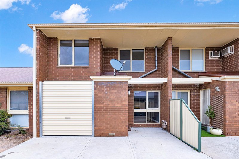 5/27 Deutgam Street, Werribee VIC 3030