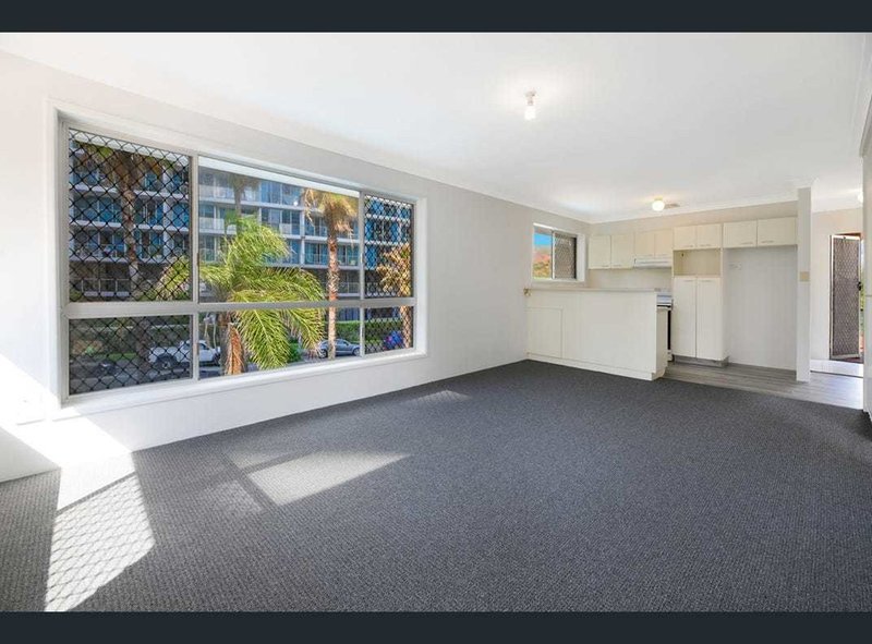 Photo - 5/27 Enderley Ave , Surfers Paradise QLD 4217 - Image 4