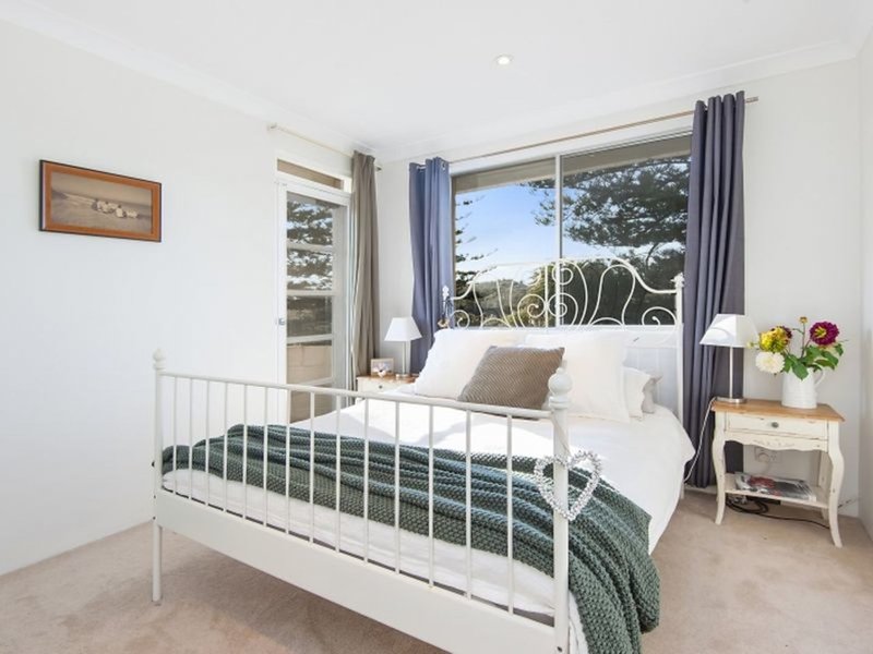 Photo - 5/27 Seabeach Avenue, Mona Vale NSW 2103 - Image 2