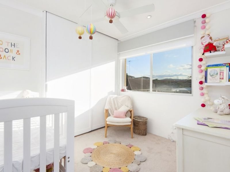 Photo - 5/27 Seabeach Avenue, Mona Vale NSW 2103 - Image 3