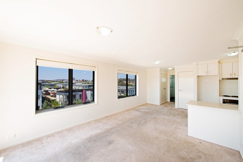 Photo - 52/75 Elizabeth Jolley Crescent, Franklin ACT 2913 - Image 2