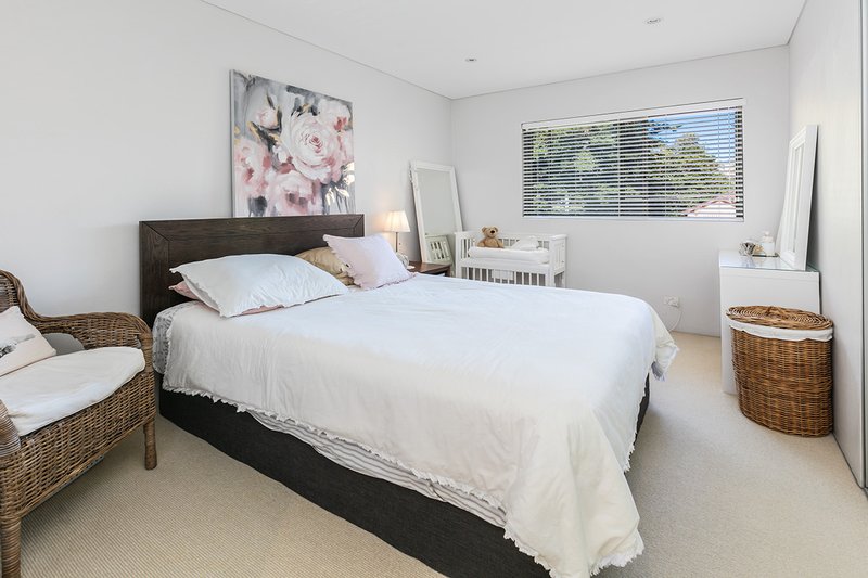 Photo - 5/27A Eaton Street, Neutral Bay NSW 2089 - Image 6