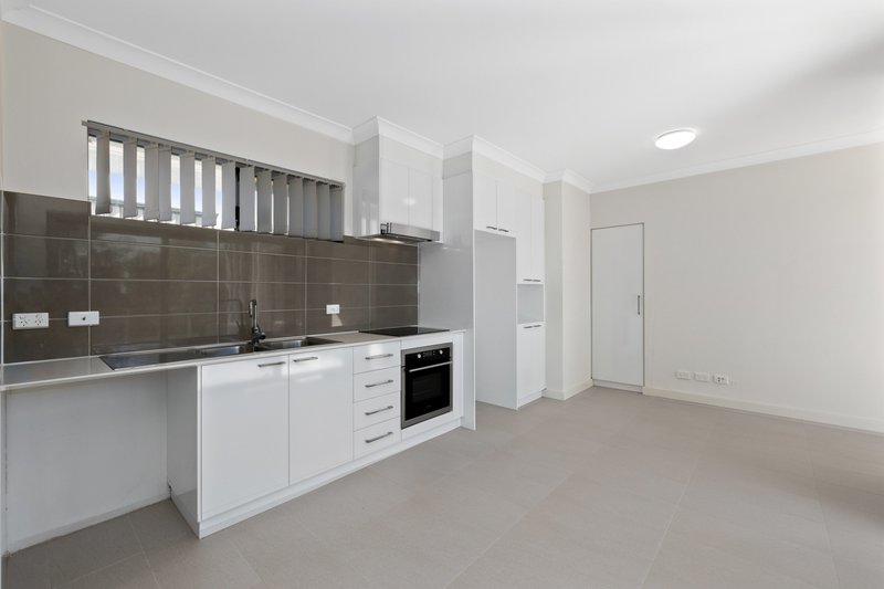 Photo - 5/28 Bent Street, Cannington WA 6107 - Image 6