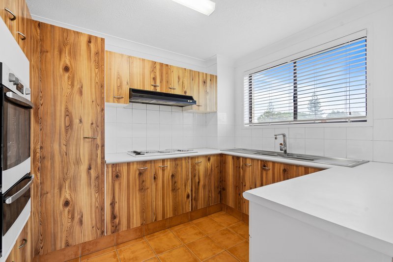 Photo - 5/28 Dudley Street, Mermaid Beach QLD 4218 - Image 5