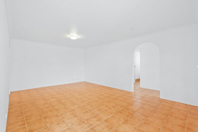 Photo - 5/28 Dudley Street, Mermaid Beach QLD 4218 - Image 10