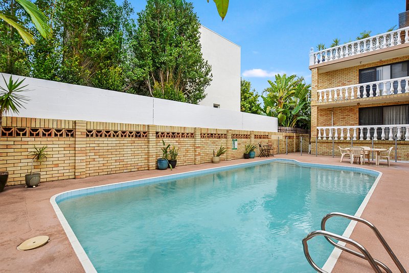 Photo - 5/28 Dudley Street, Mermaid Beach QLD 4218 - Image 11