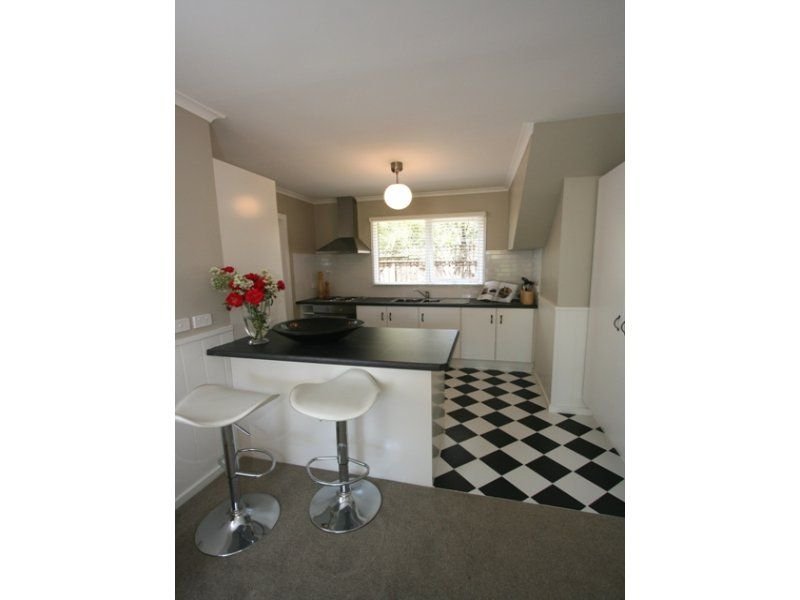 Photo - 5/28 Mereweather Ave , Frankston VIC 3199 - Image 2