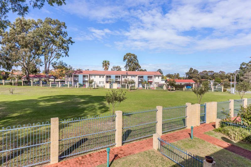 Photo - 5/28 Newport Way, Balga WA 6061 - Image 2