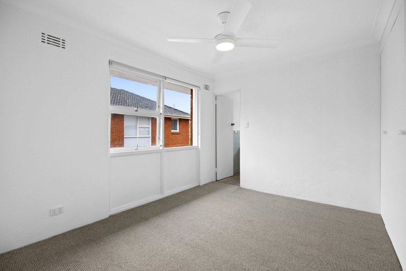Photo - 5/28 Wattle Avenue, Fairlight NSW 2094 - Image 3