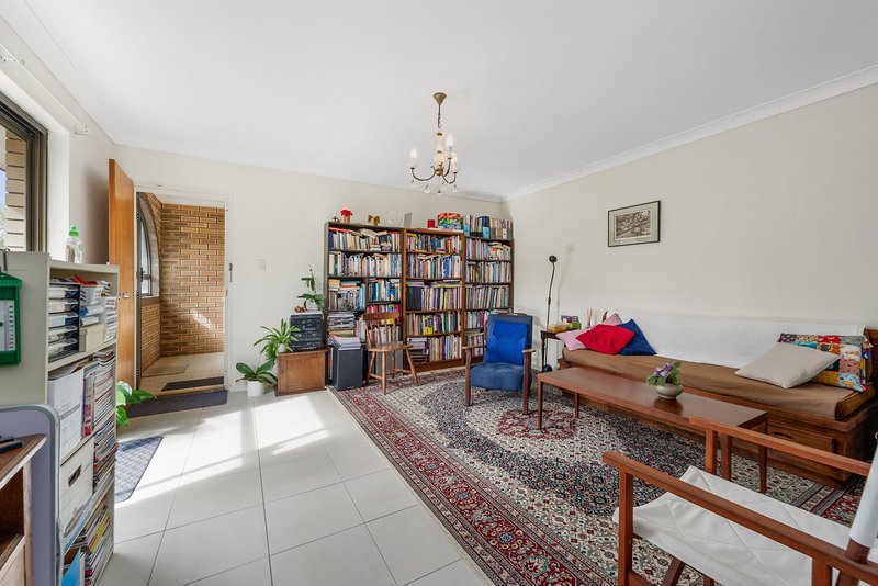 Photo - 5/28 Weston Street, Coorparoo QLD 4151 - Image 2