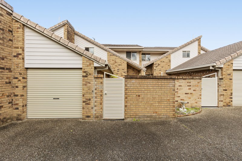 Photo - 5/280 Christine Avenue, Varsity Lakes QLD 4227 - Image 1