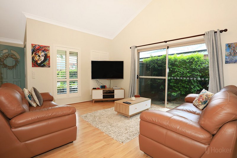 Photo - 5/284 Oxley Drive, Coombabah QLD 4216 - Image 8