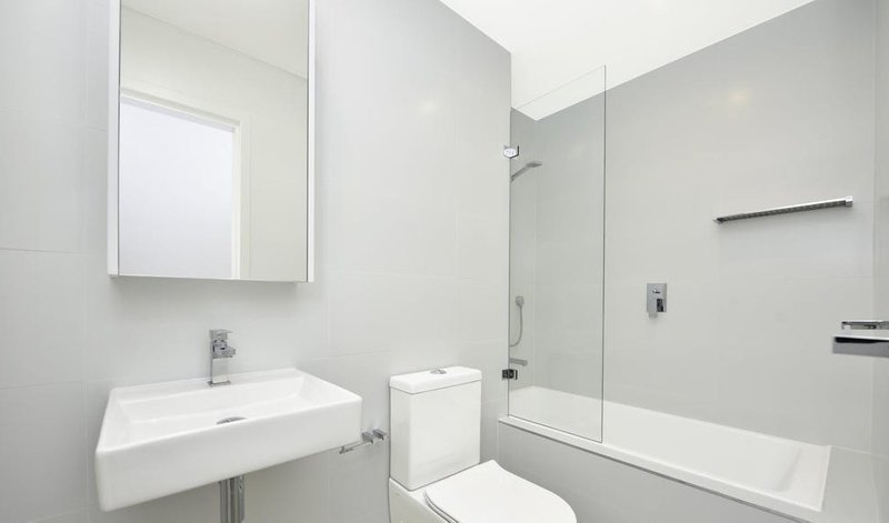 Photo - 52/9-13 Goulburn Street, Warwick Farm NSW 2170 - Image 4