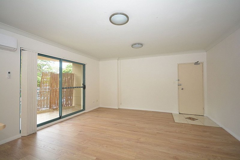 Photo - 5/29-31 Memorial Ave , Merrylands NSW 2160 - Image 3