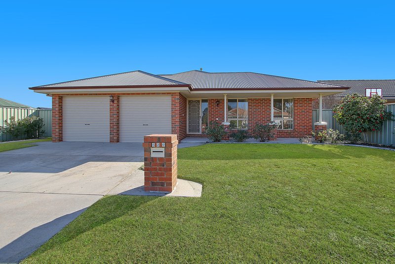 529 Iluka Crescent, Lavington NSW 2641