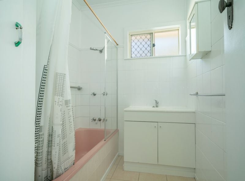 Photo - 52A Gostwyck Street, Newtown QLD 4350 - Image 3