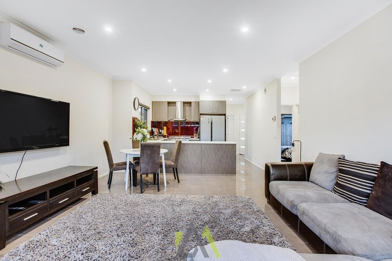 Photo - 52A Pine Street, Frankston North VIC 3200 - Image 3