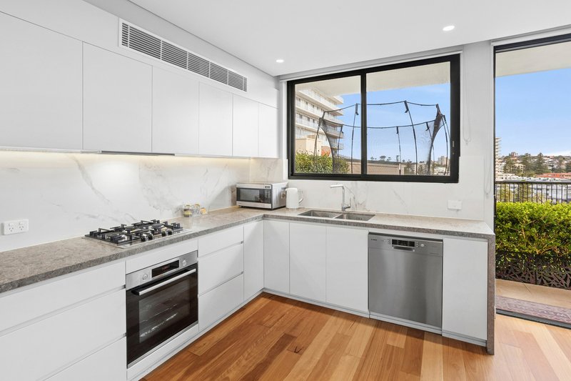 Photo - 52A Queenscliff Road, Queenscliff NSW 2096 - Image 2