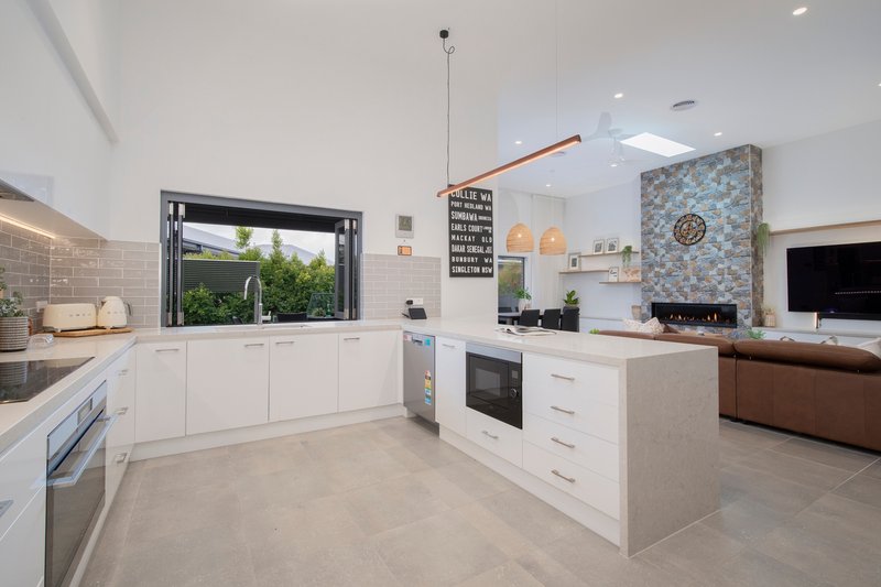 Photo - 52C Fairfax Road, Warners Bay NSW 2282 - Image 3