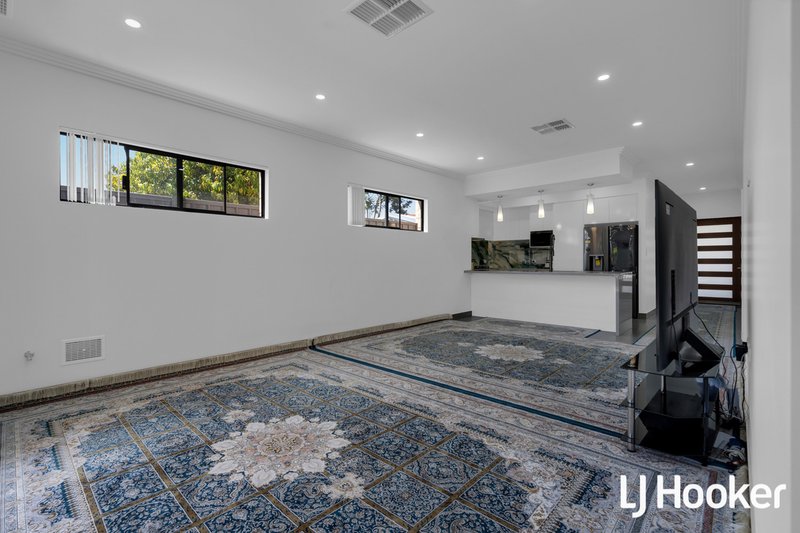 Photo - 52C Risby Street, Gosnells WA 6110 - Image 2