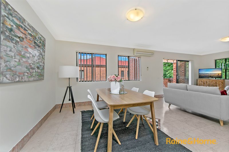 Photo - 5/3-7 Windermere Ave , Northmead NSW 2152 - Image 4