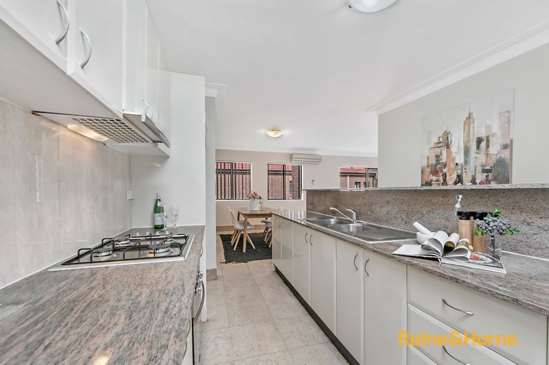 Photo - 5/3-7 Windermere Ave , Northmead NSW 2152 - Image 5