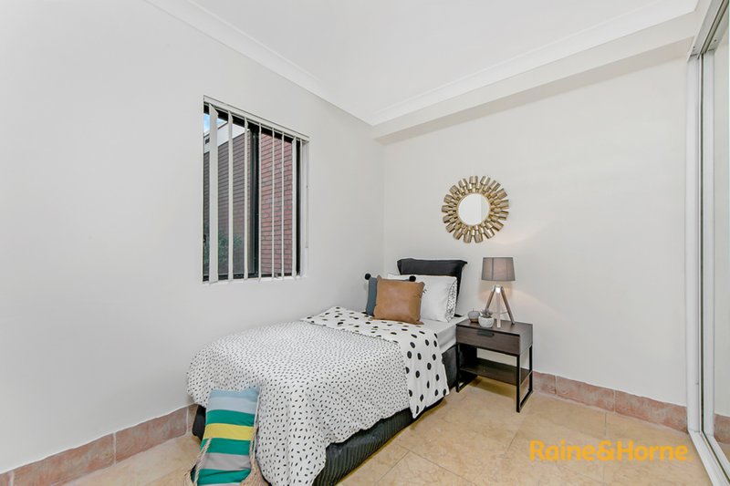 Photo - 5/3-7 Windermere Ave , Northmead NSW 2152 - Image 7