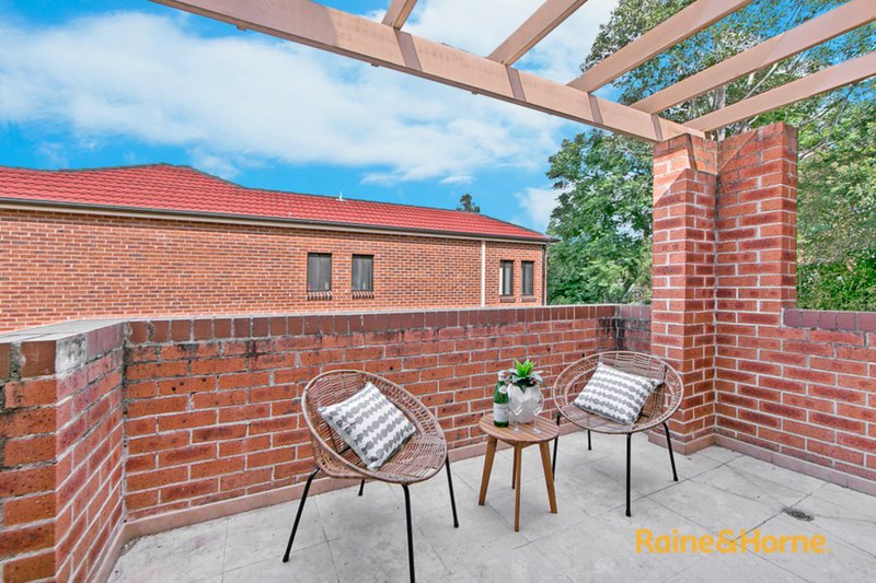 Photo - 5/3-7 Windermere Ave , Northmead NSW 2152 - Image 9