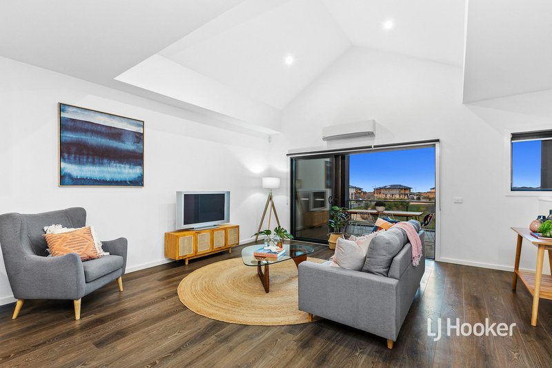 Photo - 53 Aquatic Drive, Werribee South VIC 3030 - Image 6