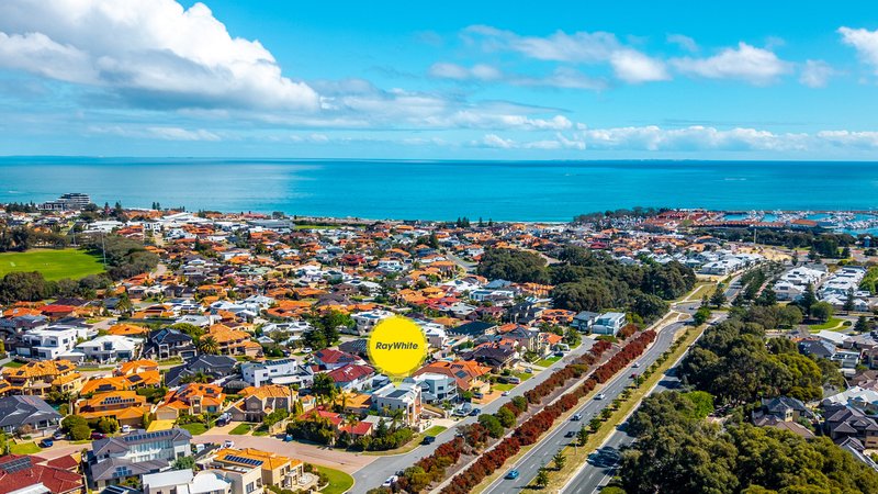 Photo - 53 Ashmore Way, Sorrento WA 6020 - Image 2