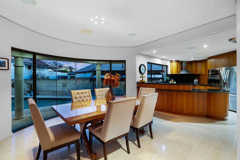 Photo - 53 Ashmore Way, Sorrento WA 6020 - Image 9