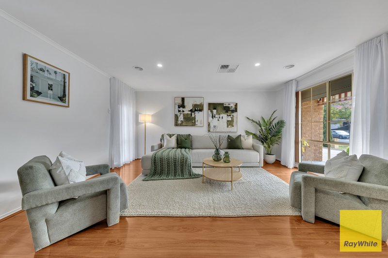 Photo - 53 Baden Powell Drive, Tarneit VIC 3029 - Image 5