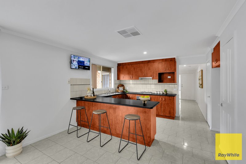 Photo - 53 Baden Powell Drive, Tarneit VIC 3029 - Image 7