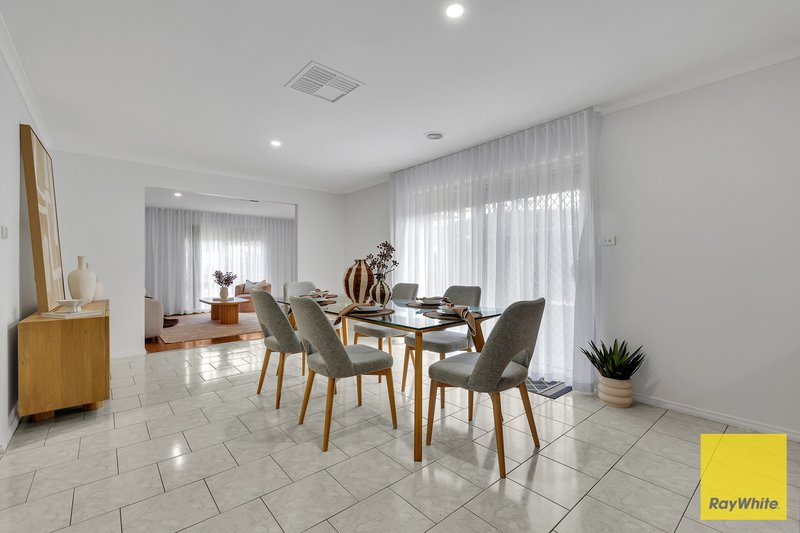 Photo - 53 Baden Powell Drive, Tarneit VIC 3029 - Image 11