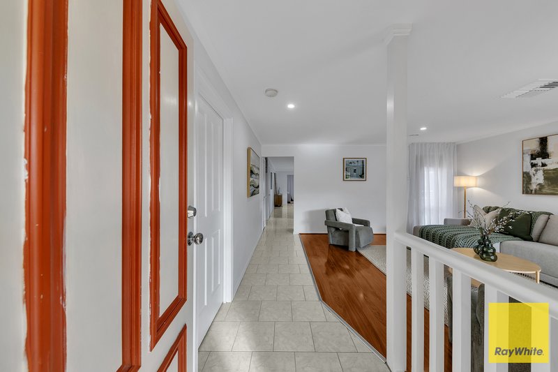 Photo - 53 Baden Powell Drive, Tarneit VIC 3029 - Image 3