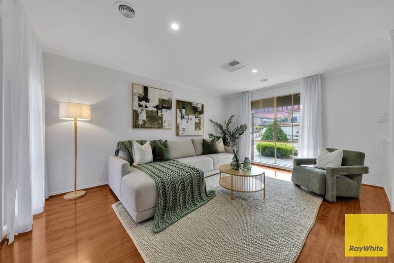 Photo - 53 Baden Powell Drive, Tarneit VIC 3029 - Image 4