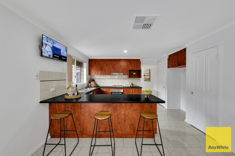 Photo - 53 Baden Powell Drive, Tarneit VIC 3029 - Image 6