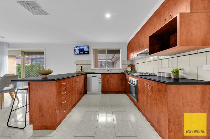 Photo - 53 Baden Powell Drive, Tarneit VIC 3029 - Image 8