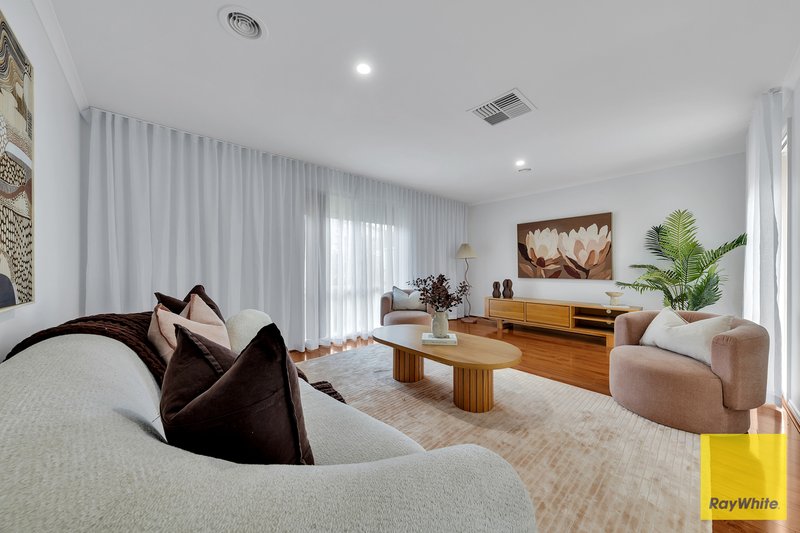 Photo - 53 Baden Powell Drive, Tarneit VIC 3029 - Image 12