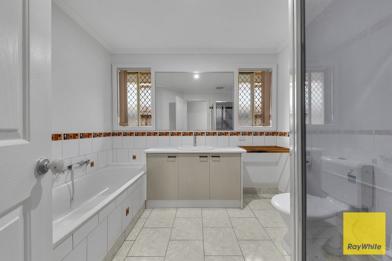 Photo - 53 Baden Powell Drive, Tarneit VIC 3029 - Image 18