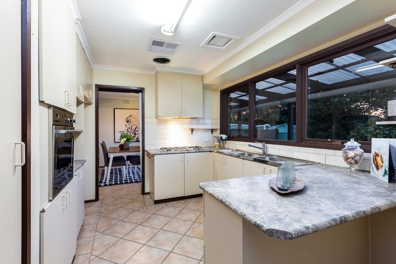 Photo - 53 Baggott Drive, Hoppers Crossing VIC 3029 - Image 14