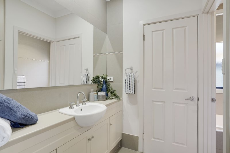 Photo - 53 Bimini Crescent, Mawson Lakes SA 5095 - Image 14