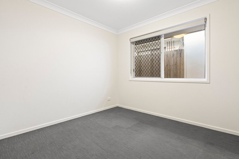 Photo - 53 Birkdale Circuit, North Lakes QLD 4509 - Image 4