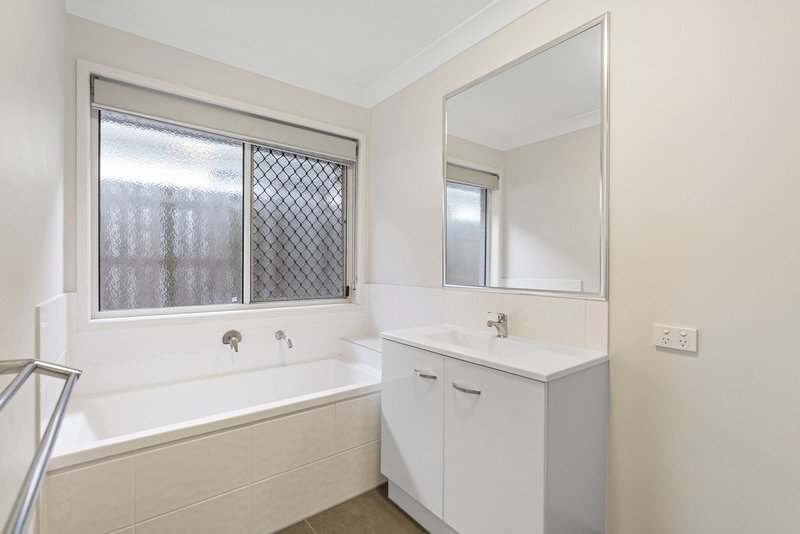 Photo - 53 Birkdale Circuit, North Lakes QLD 4509 - Image 6