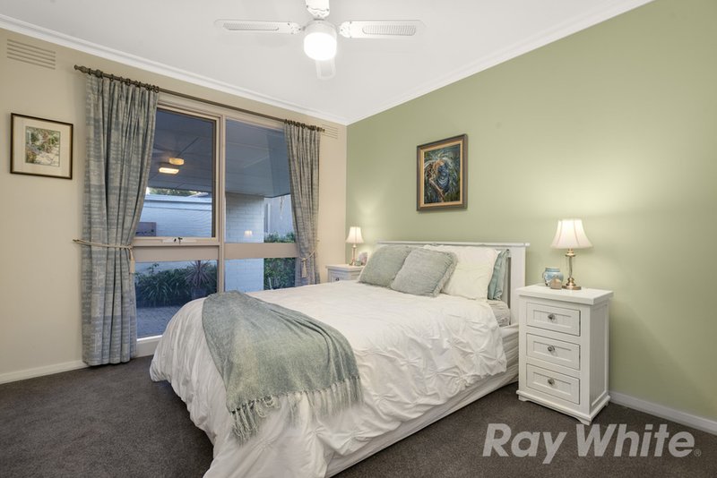 Photo - 53 Brynor Crescent, Glen Waverley VIC 3150 - Image 6