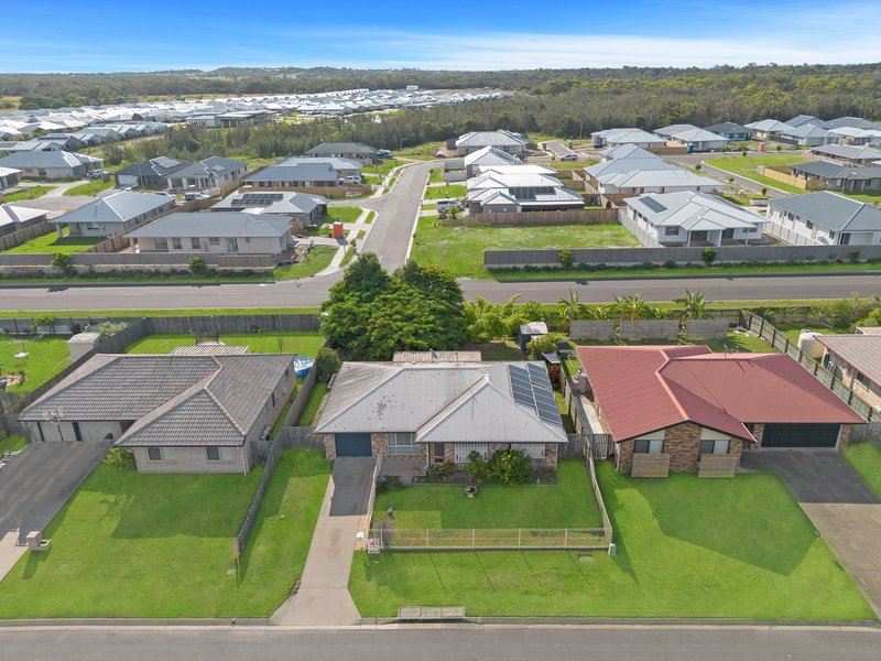 Photo - 53 Bunya Court, Eli Waters QLD 4655 - Image 13