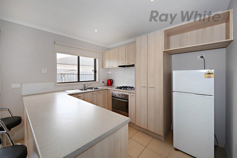 Photo - 5/3 Campaspe Way, Point Cook VIC 3030 - Image 2