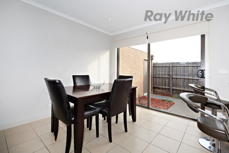 Photo - 5/3 Campaspe Way, Point Cook VIC 3030 - Image 3