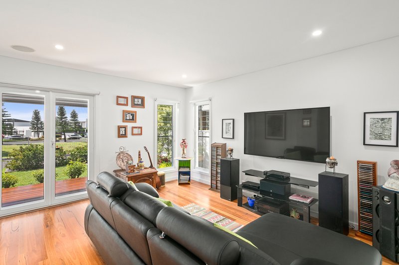 Photo - 53 Caravel Crescent, Shell Cove NSW 2529 - Image 6