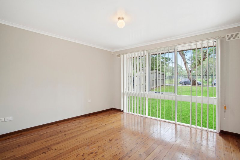 Photo - 53 Casey Drive, Watanobbi NSW 2259 - Image 4